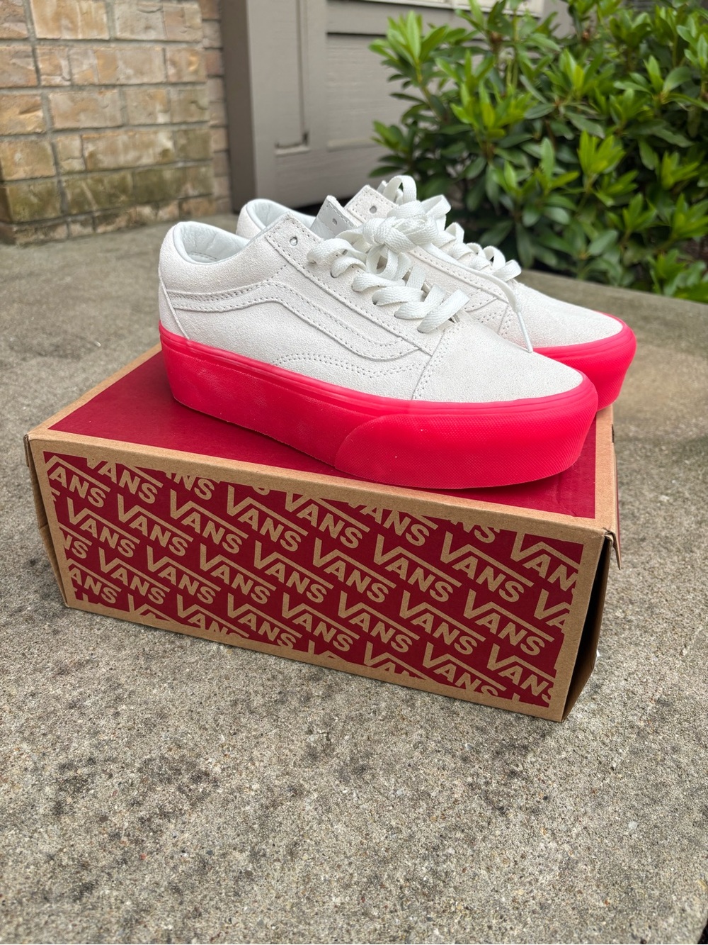 Vans Old Skool Platform Sneakers - White with Hot Pink Sole size 7 NWOT